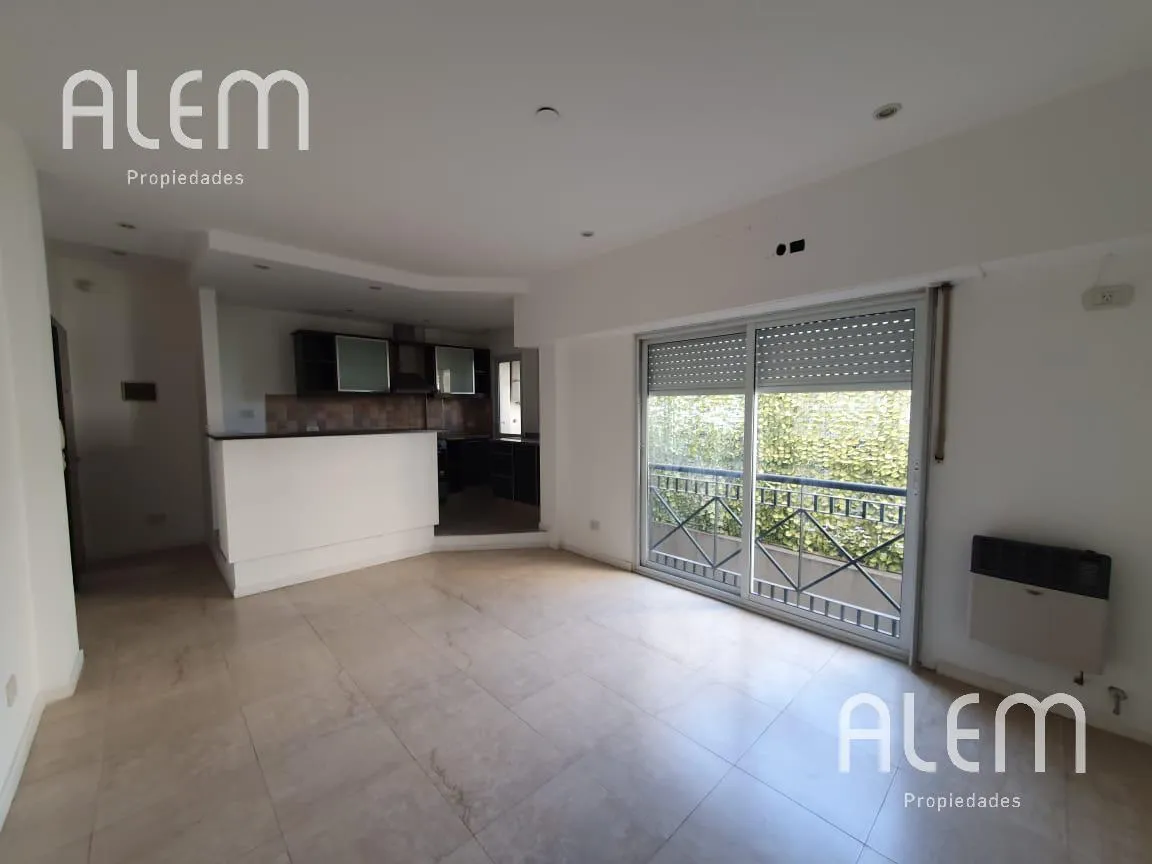 Two-room apartment on the west side of Lomas de Zamora