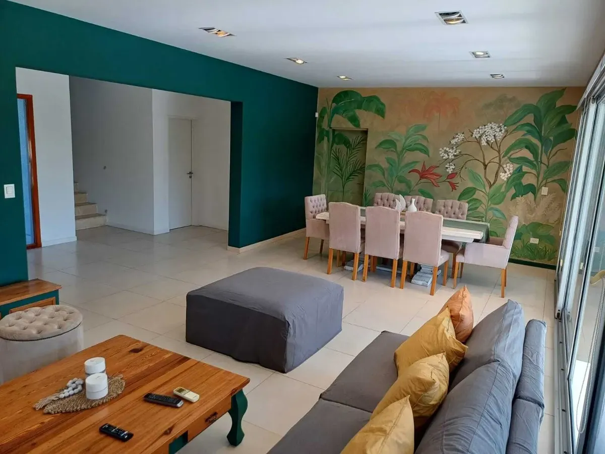 Four-bedroom house for rent in La Comarca, Tigre