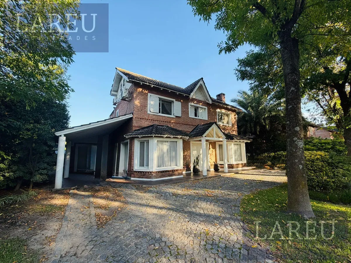 Four-bedroom house for annual rent in Barrio Privado Bermudas, Pilar