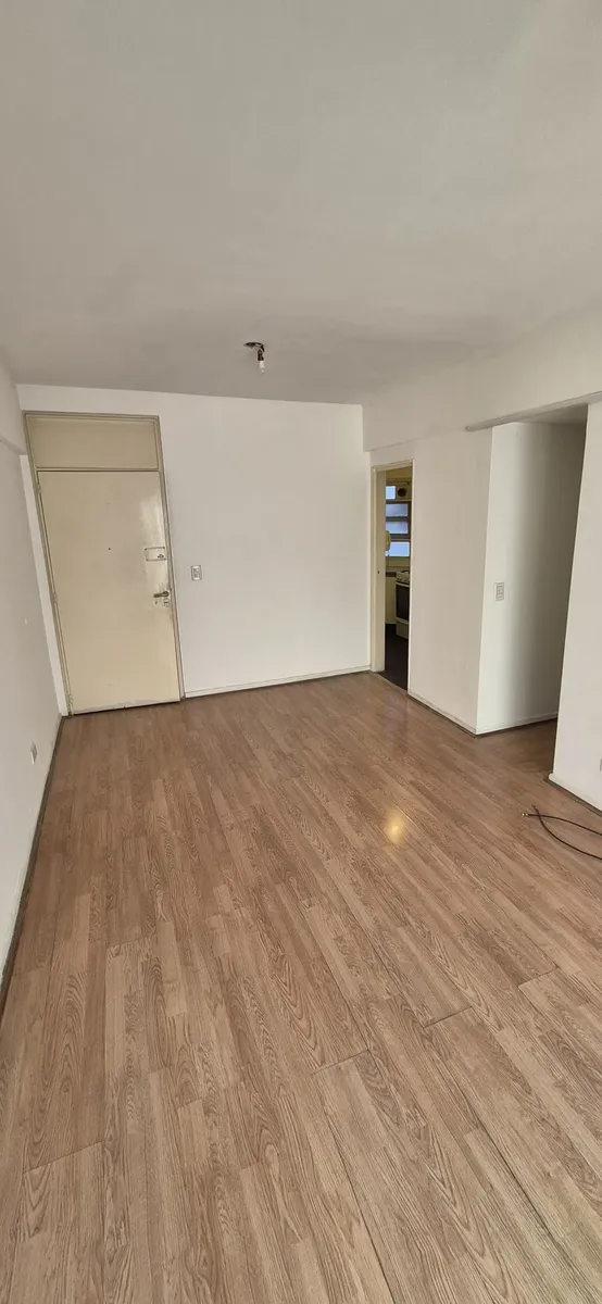 Apartamento de três ambientes no 7º andar em Belgrano