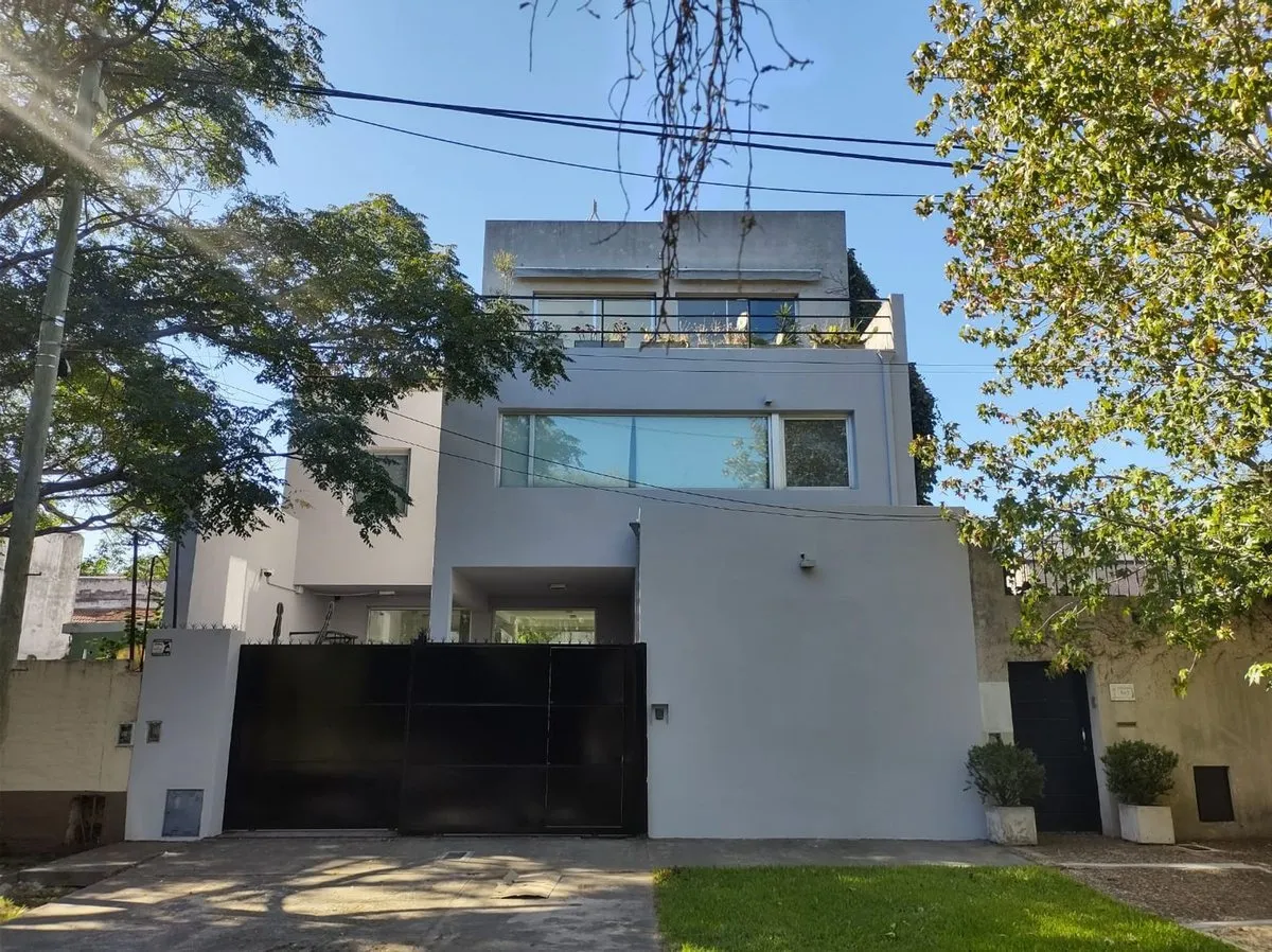 Casa en alquiler de 4 ambientes en San Isidro