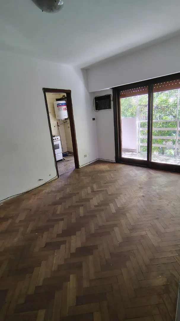 Departamento de 2 ambientes con balcón en Almagro