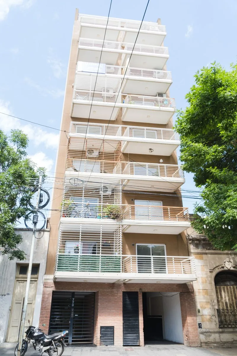 New studio apartment on a high floor in Flores