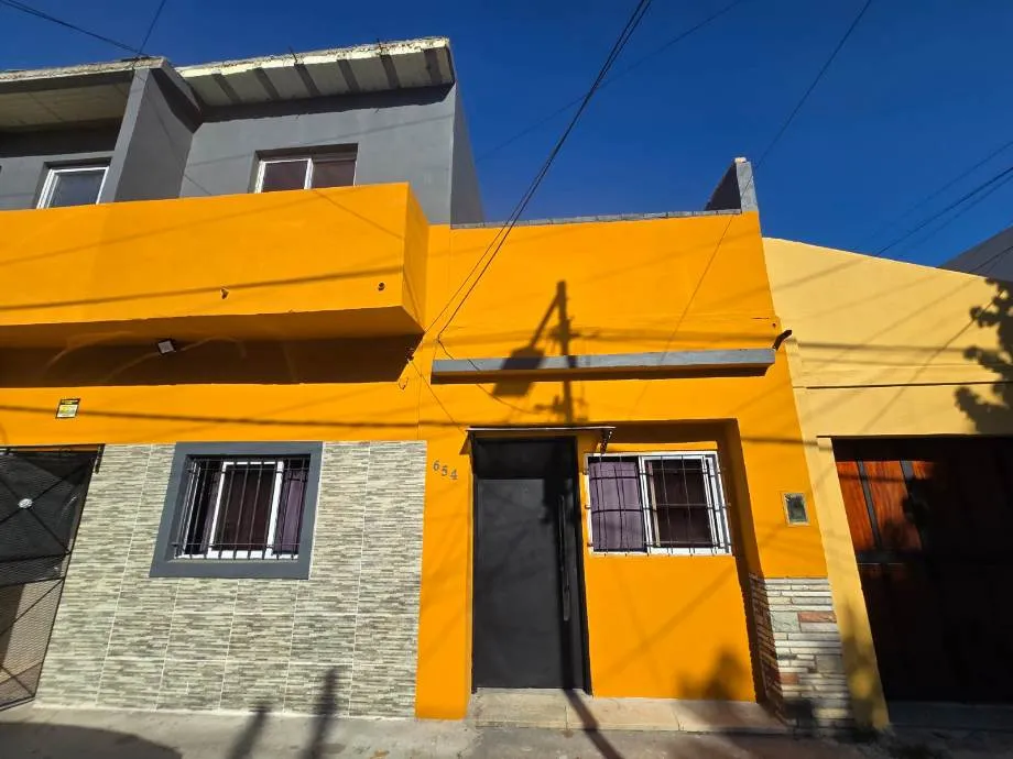Departamento tipo casa con 3 dormitorios en Sarandí Oeste (Avellaneda)