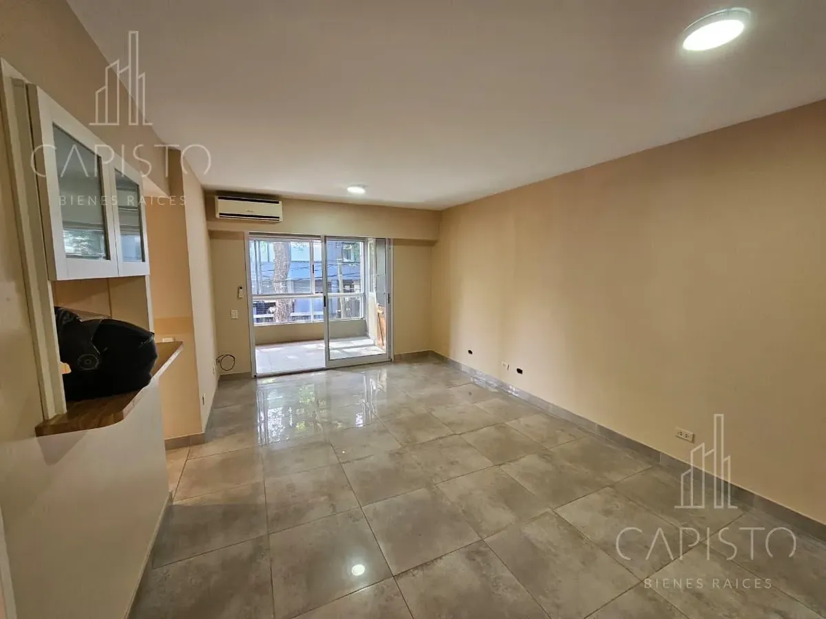 Departamento de 3 ambientes con balcón y parrilla en Villa Ballester