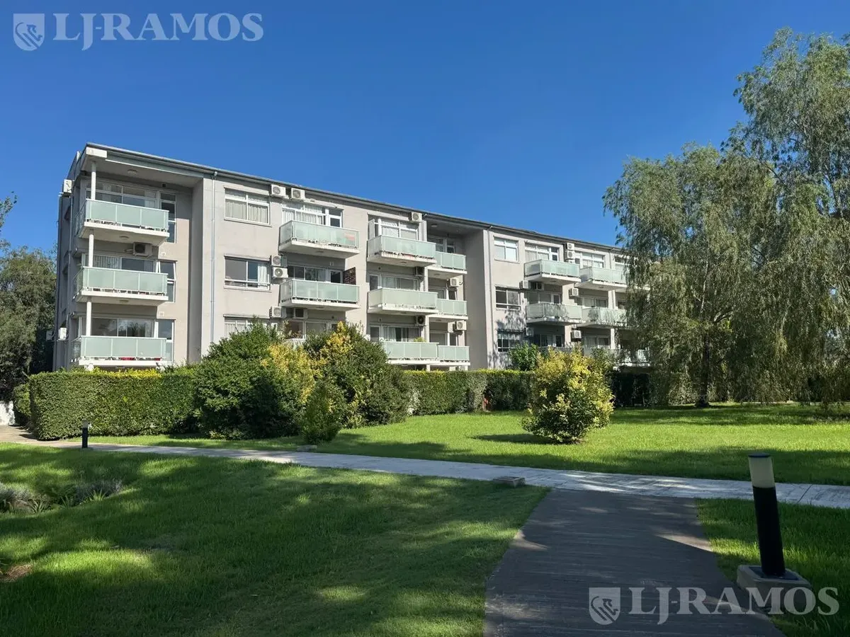 Three-room ground-floor apartment with garden in Tigre