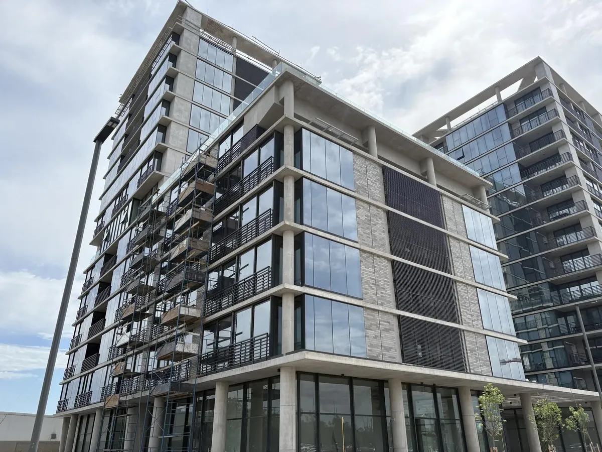 Two-room professional apartment for rent in Victoria