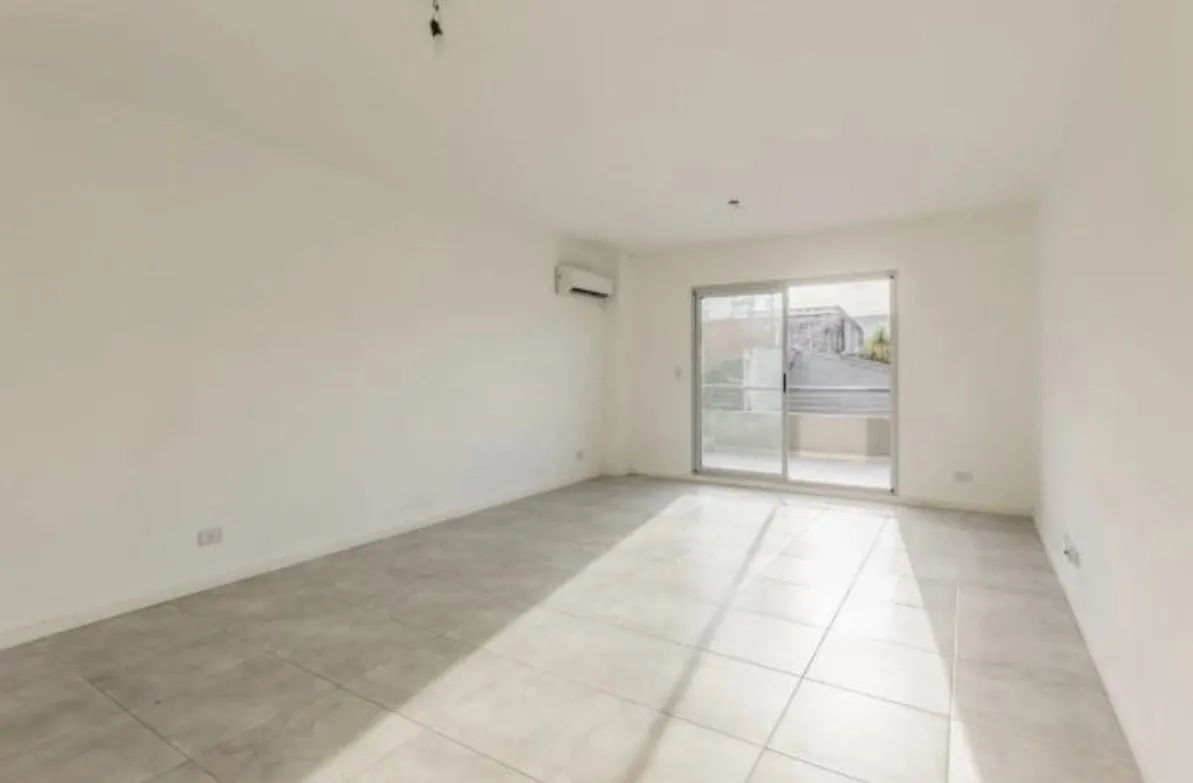 Bright studio apartment with balcony-terrace and parking in Villa Urquiza