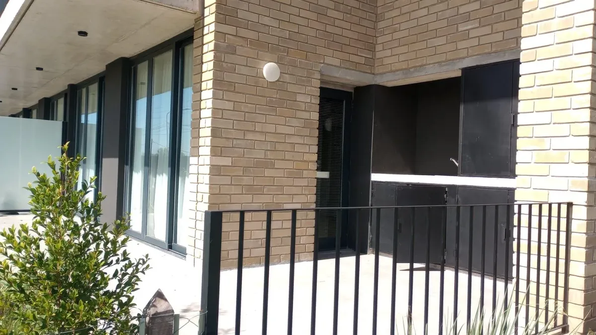 Departamento de 2 ambientes con jardín en Tigre