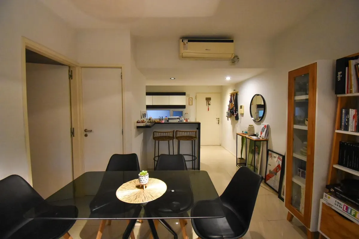 Departamento de 2 ambientes con 1 dormitorio en suite y 2 cocheras en San Isidro