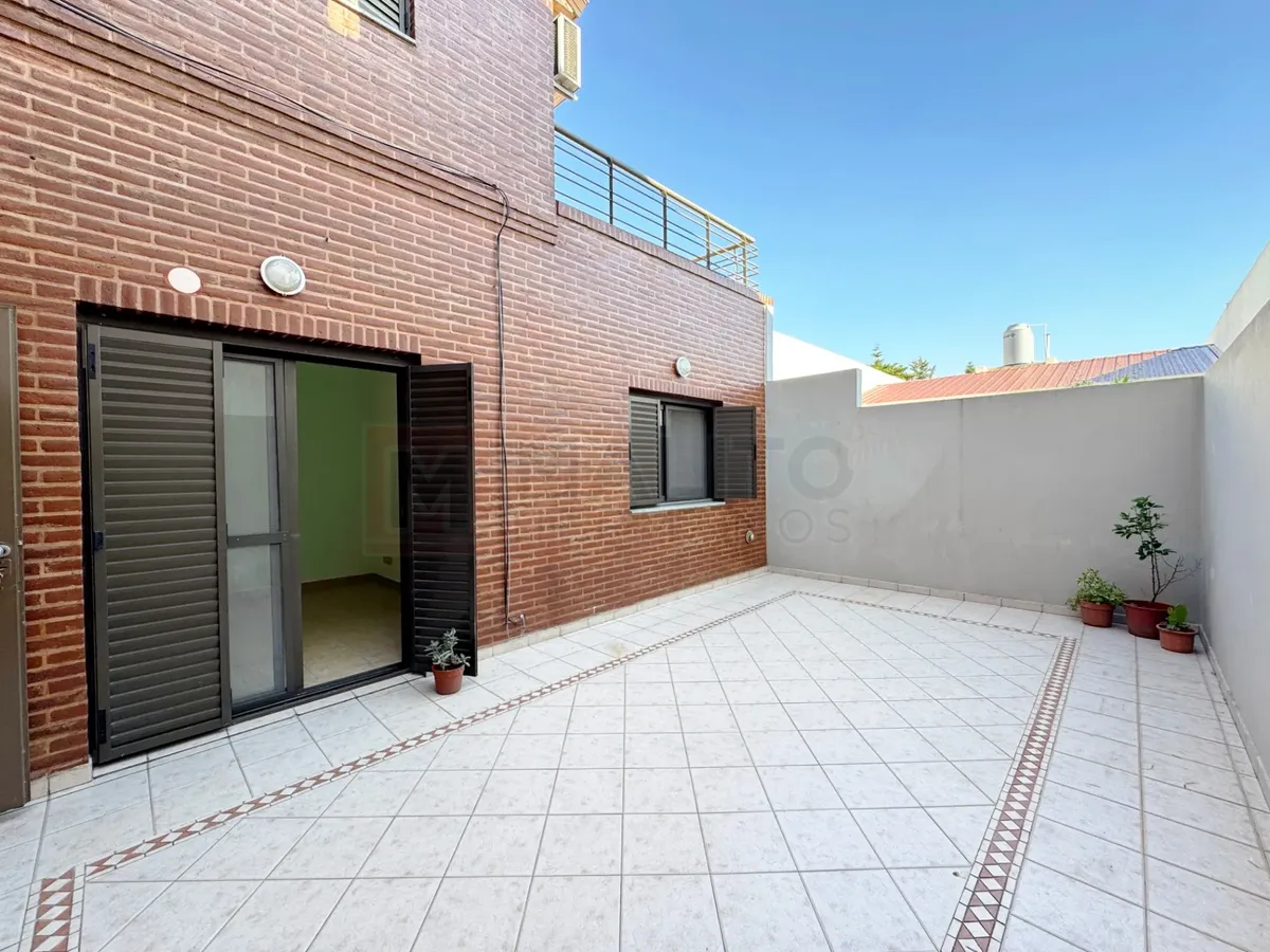 Two-room PH with large private patio in Villa Lugano