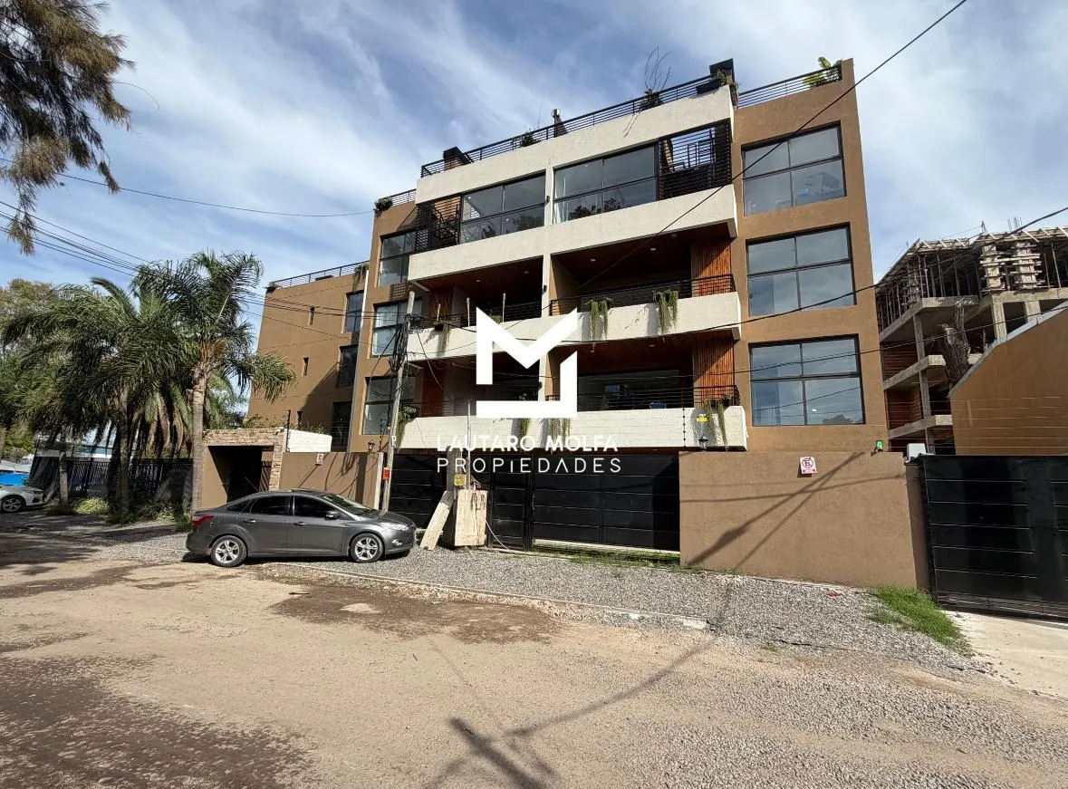 Apartamento de três ambientes para alugar em Ituzaingó