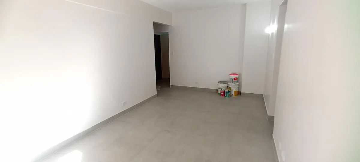 Apartamento de 3 ambientes com varanda e depósito em Caballito