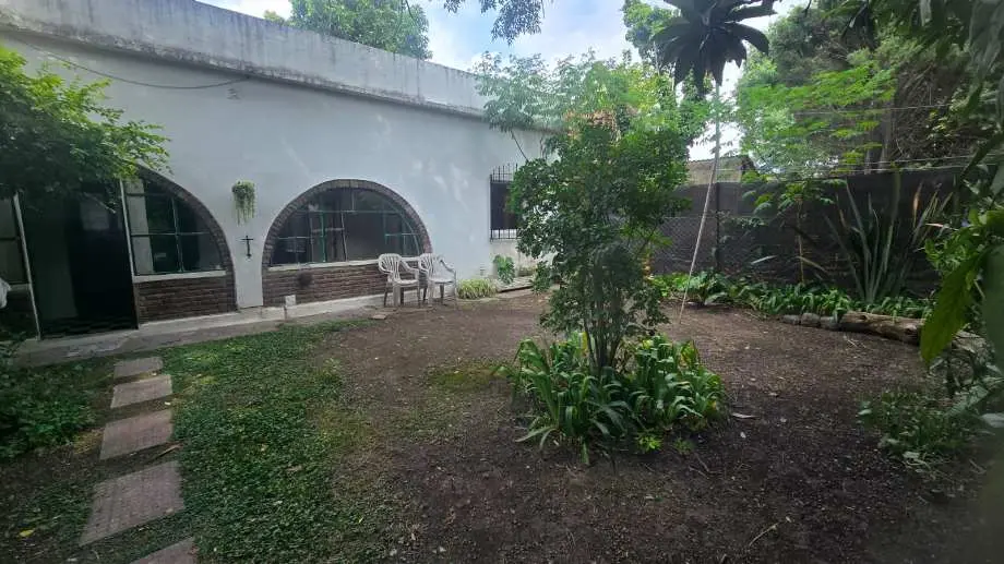 PH de dois quartos nos fundos em Ituzaingó