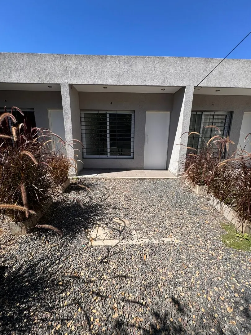 PH de dois ambientes com 1 quarto para alugar em Ituzaingó Norte