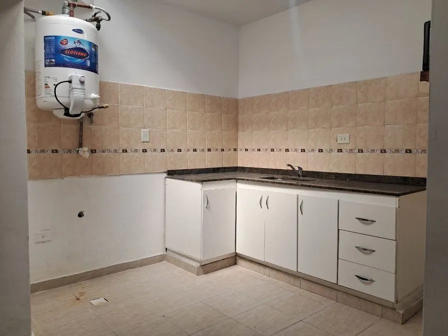 Three-room apartment in Villa Luzuriaga, La Matanza