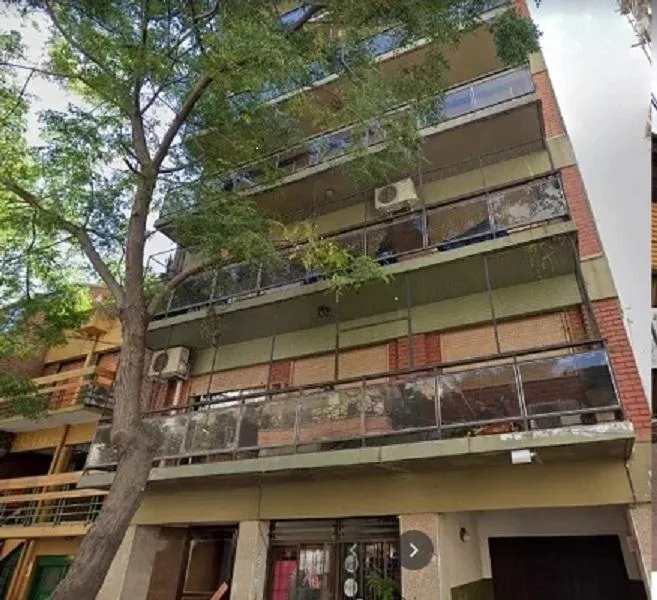 Apartamento de 4 ambientes com 3 dormitórios e varanda em Flores