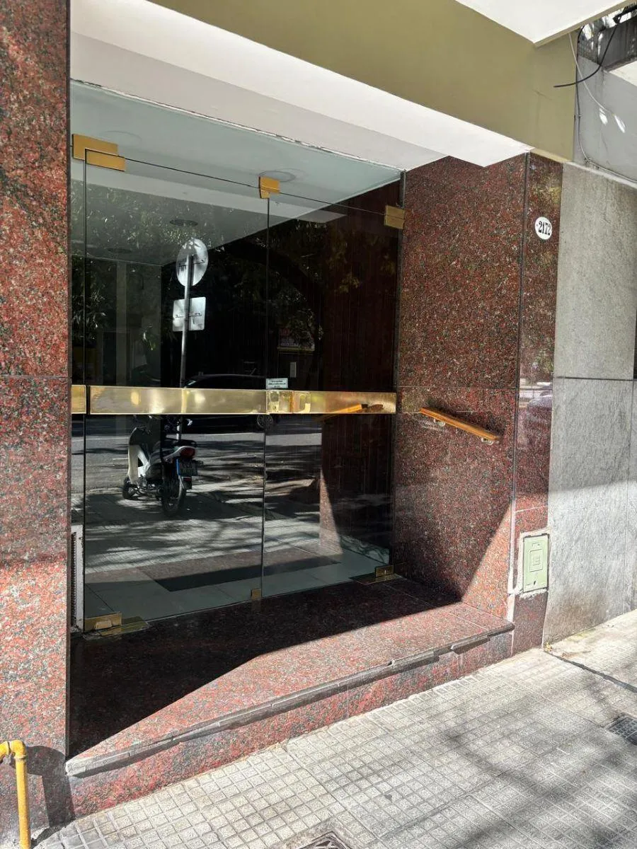 Departamento de 2 ambientes con balcón francés en Flores