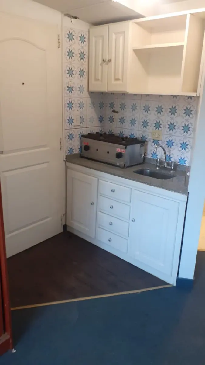 Studio apartment for rent in Victoria