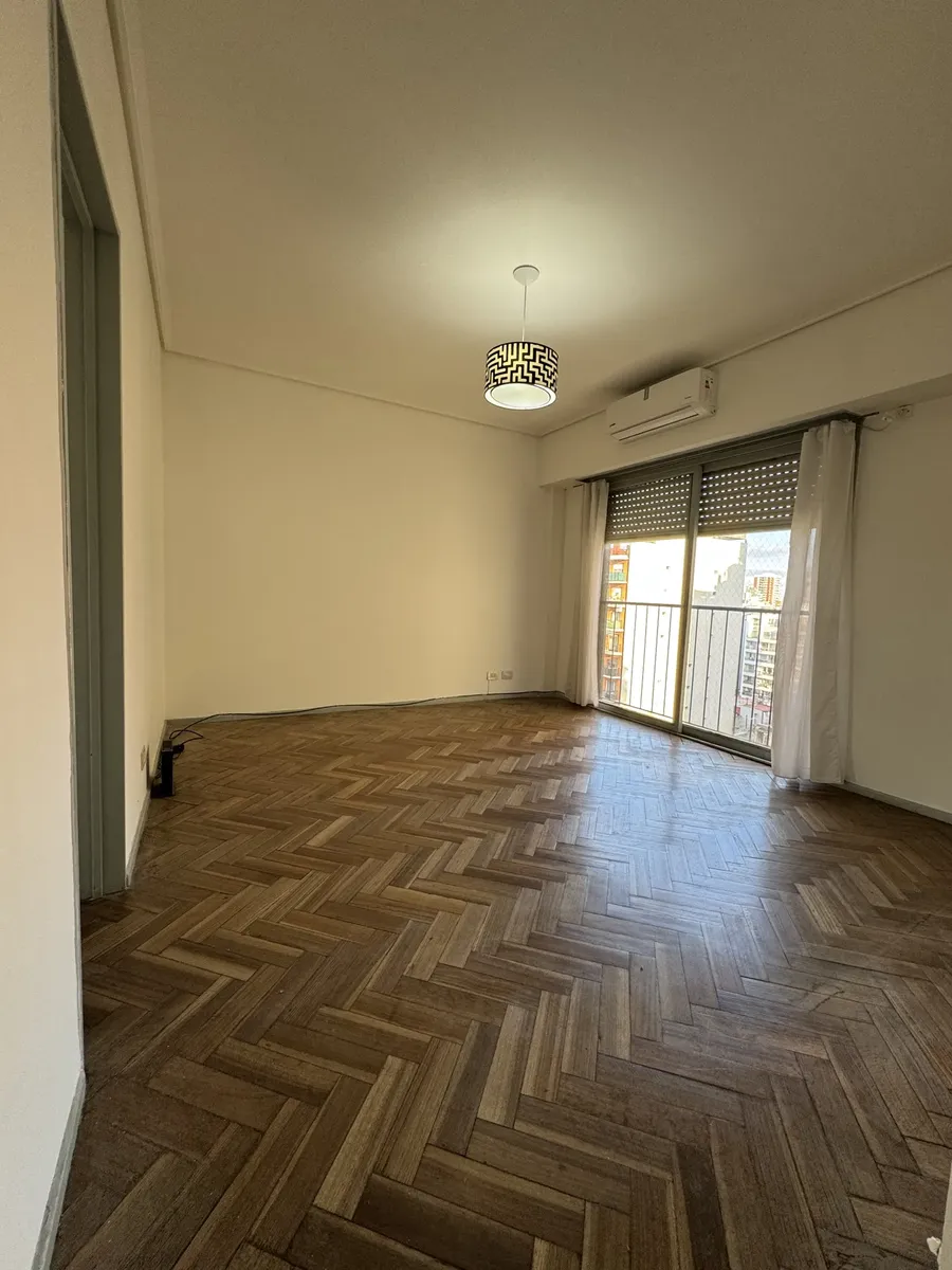 Apartamento de dois ambientes com 1 quarto e 2 varandas em Balvanera