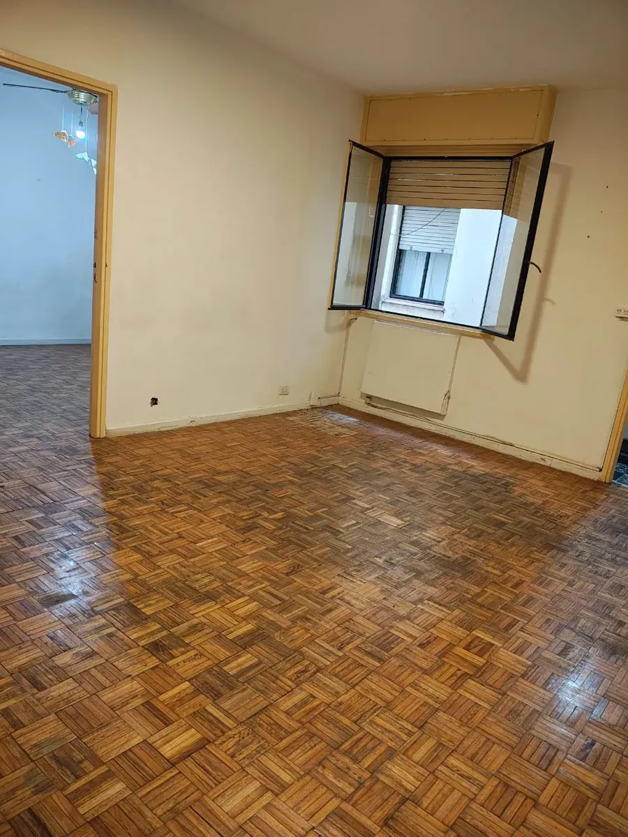 Apartamento de dois ambientes com 1 quarto em Monserrat