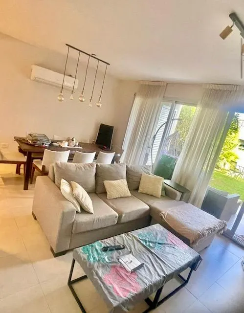 Three-bedroom ground-floor apartment with private garden in El Reflejo, Tigre