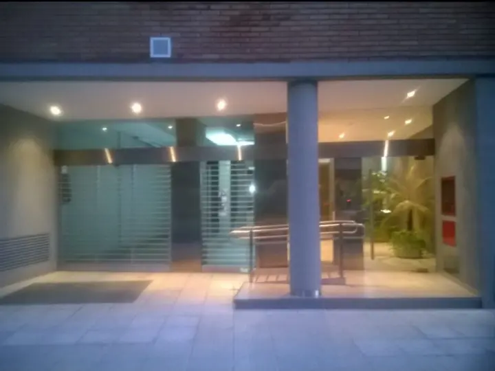 Apartamento de 2 ambientes com 2 banheiros em Boedo