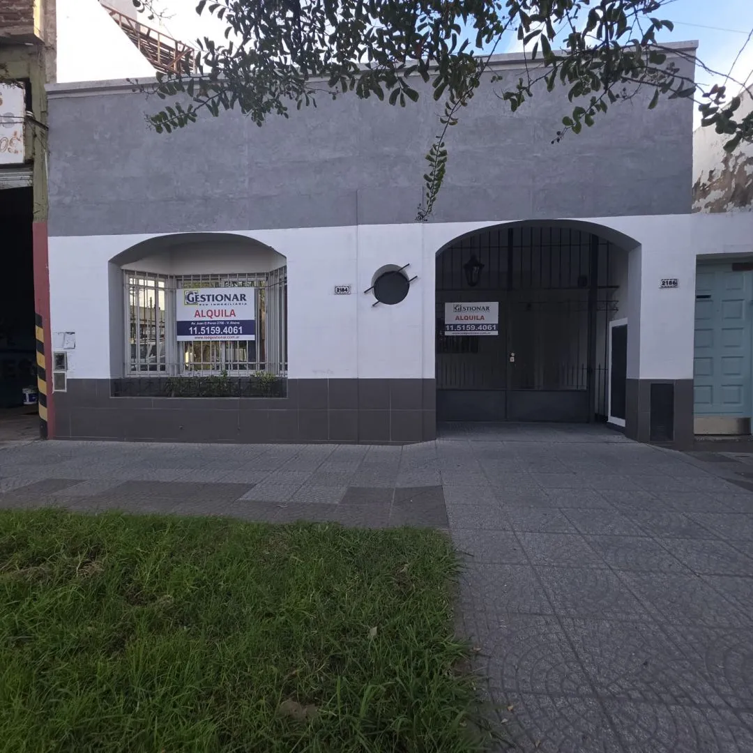 Ground-floor PH with 2 bedrooms in Lanús Oeste