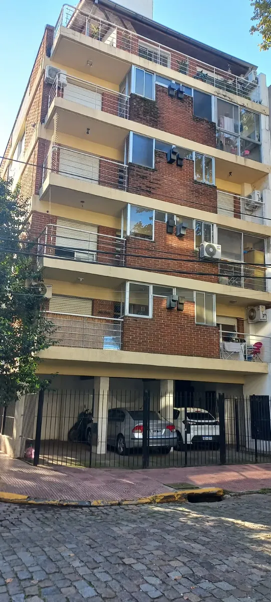 Two-room apartment in Victoria