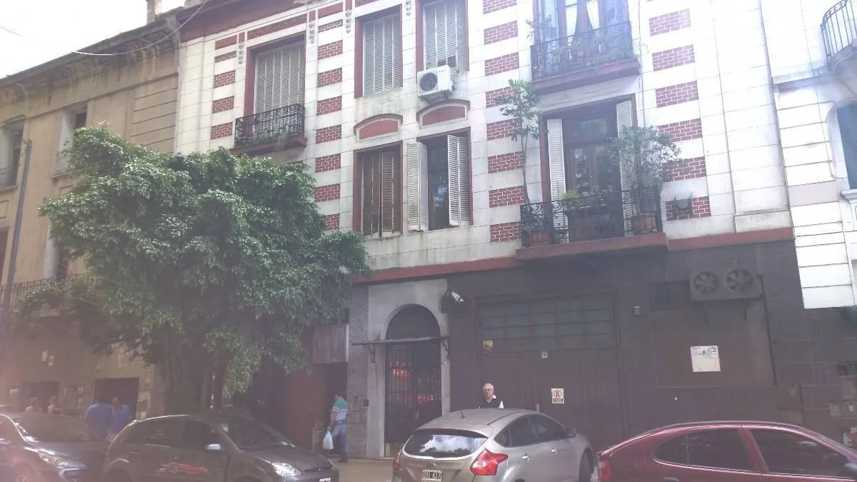 Refurbished loft studio apartment on the first floor by stairs in San Telmo