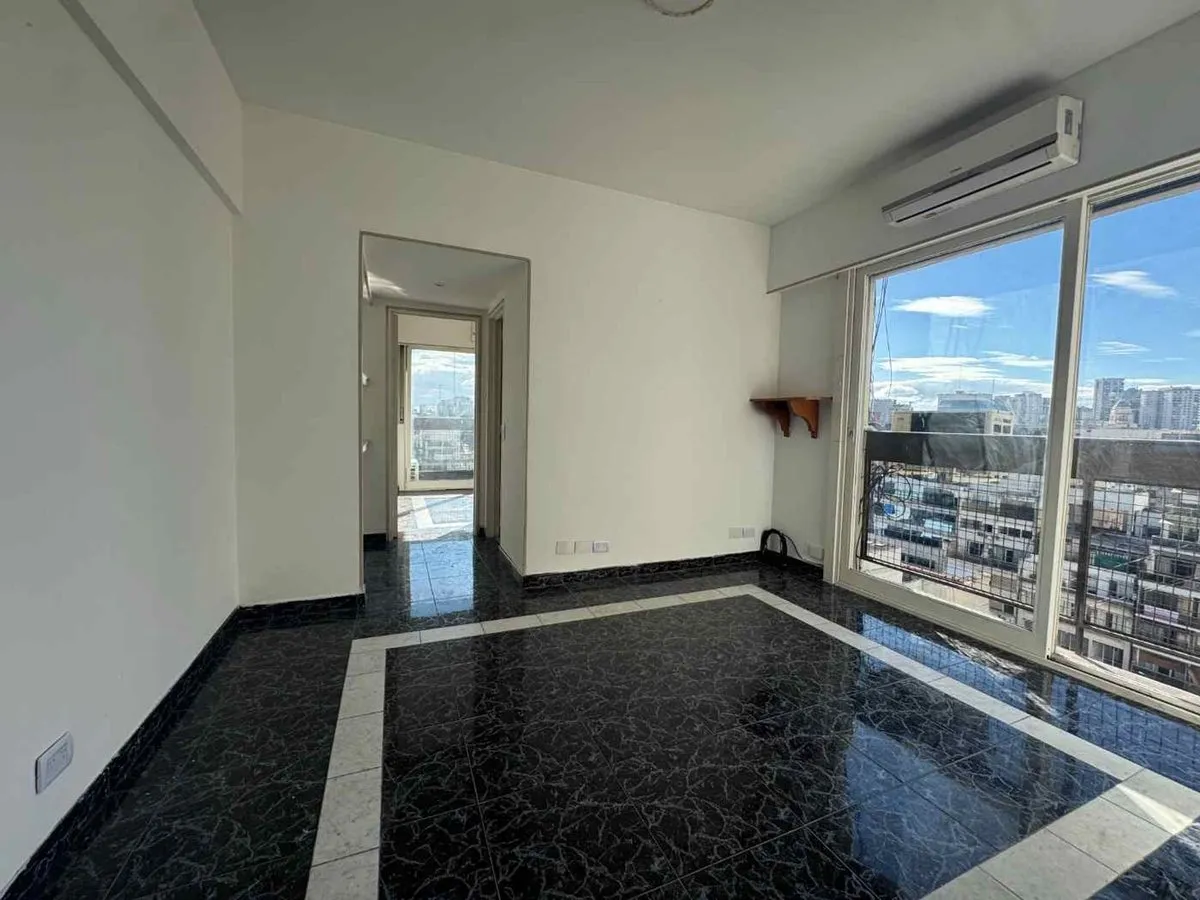 Departamento de 2 ambientes con balcón en Retiro