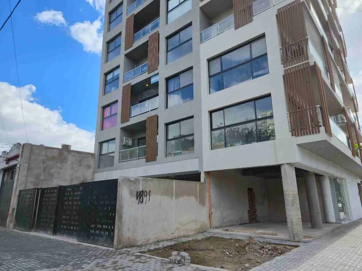 Apartamento de dois ambientes com 1 quarto em Lanús