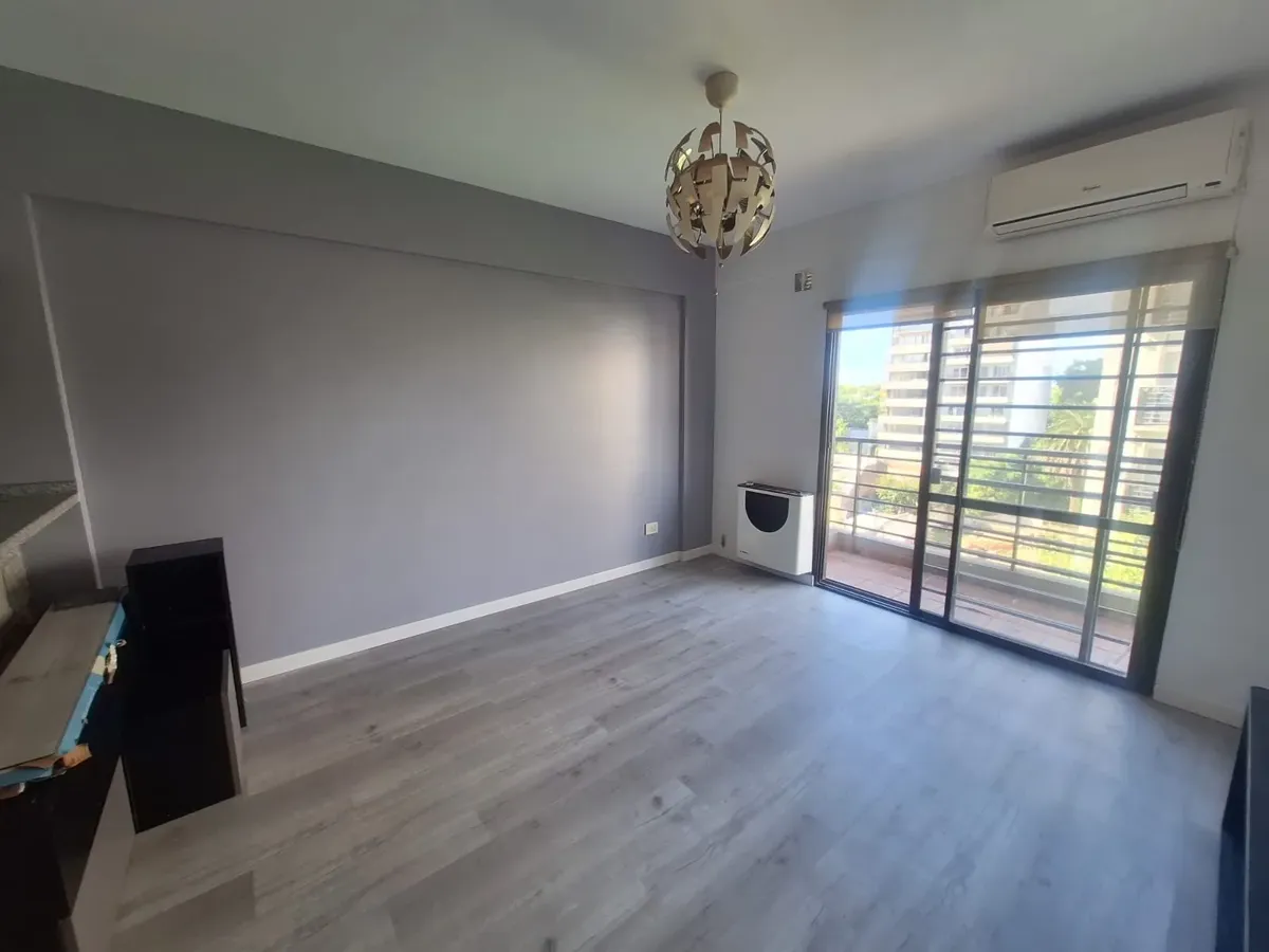 Semipiso de 2 ambientes con 1 dormitorio en Villa Urquiza