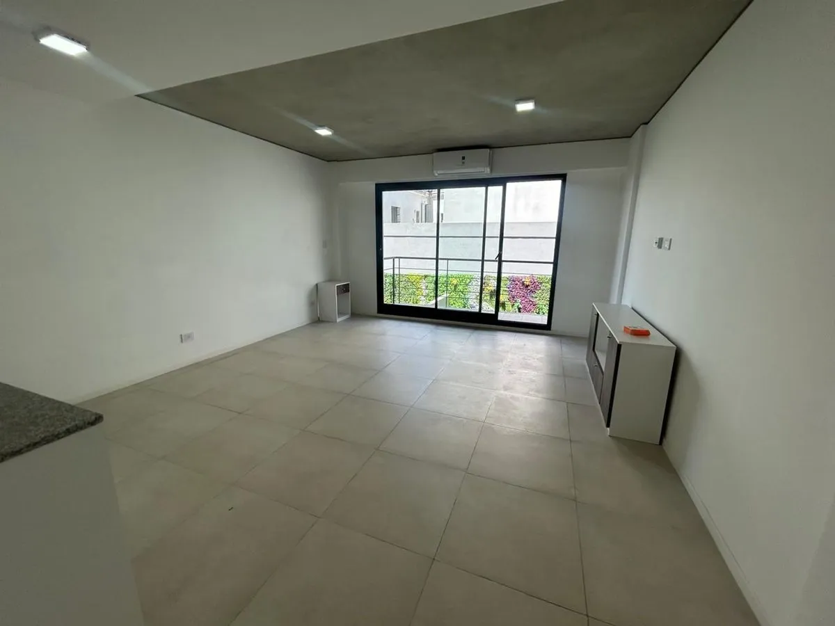 Brand new studio apartment with covered parking in Barracas