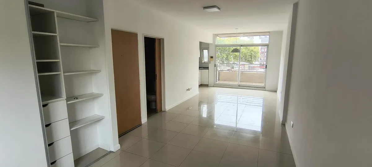 Kitnet divisível com terraço e SUM em Caballito