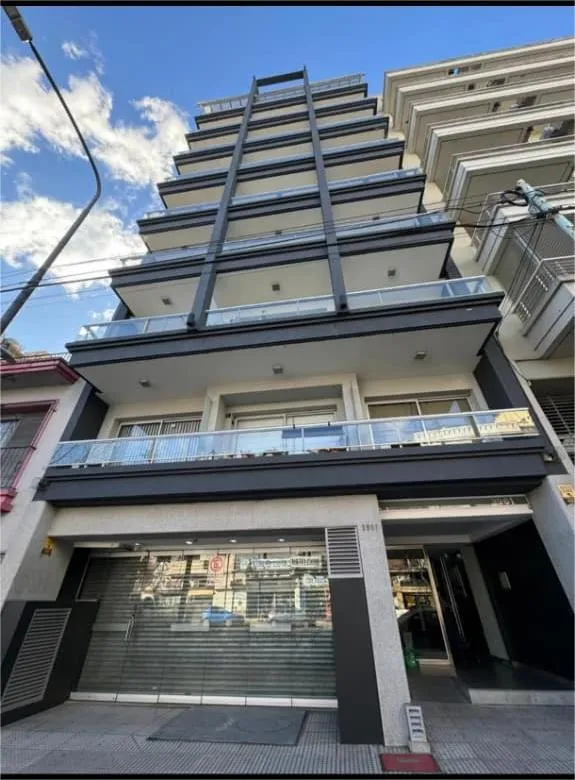 Monoambiente con balcón en Parque Chas