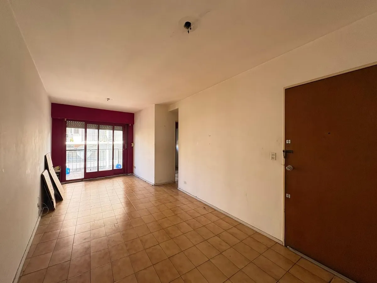 Two-room apartment with balcony in Chacarita