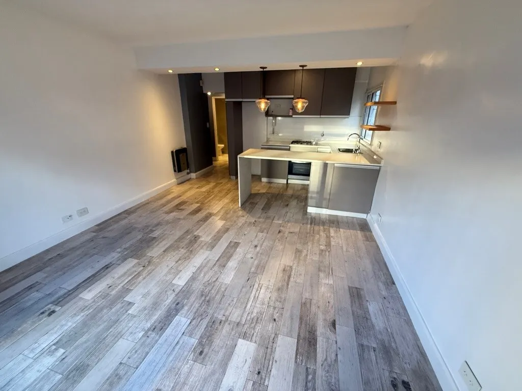 Departamento de 2 ambientes con balcón al frente en Belgrano