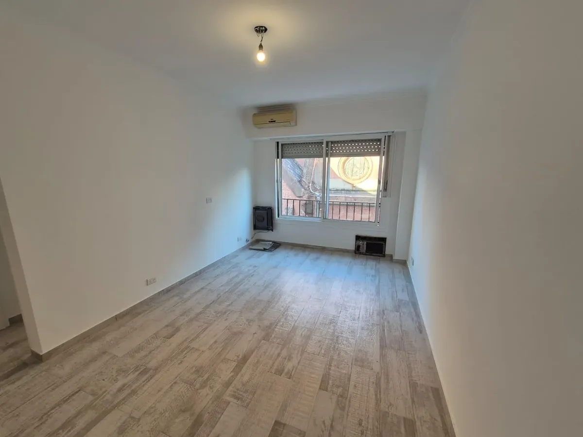 One-bedroom apartment near Plaza Domingo Faustino Sarmiento in Ramos Mejía