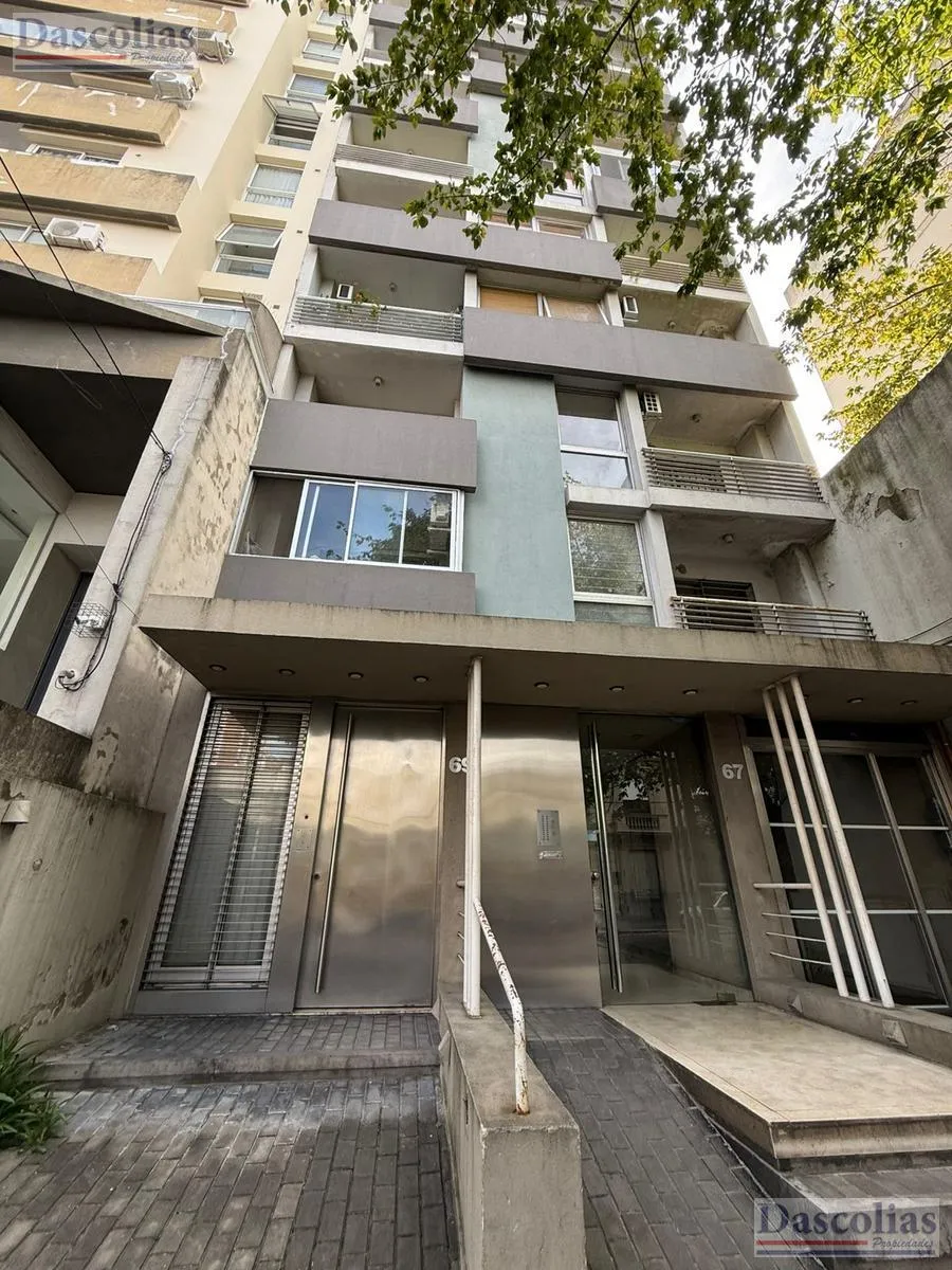 Two-room half-floor apartment in Lomas de Zamora
