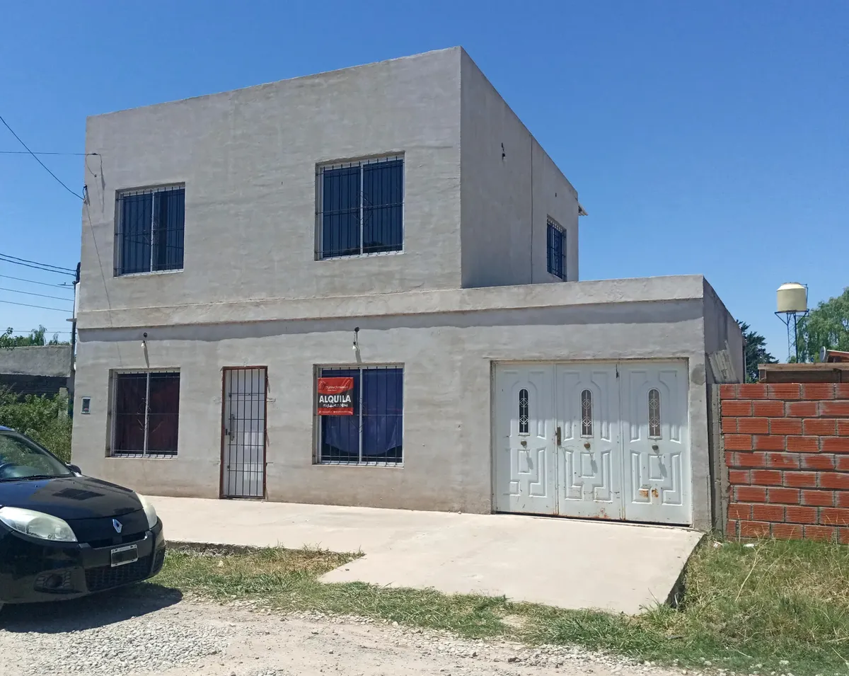 Casa 3 Dormit. Con Garaje Y Terreno