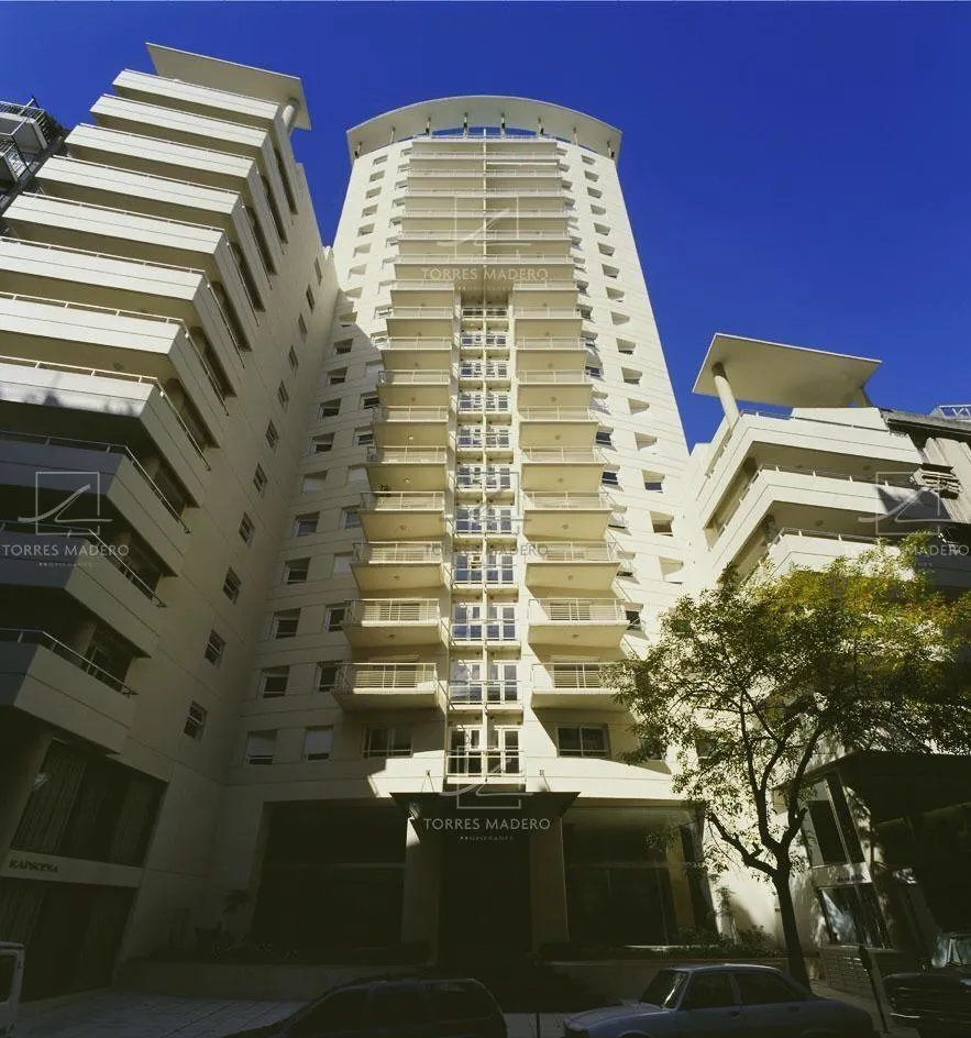 Двухспальная квартира в Retiro с парковочным местом в Torre Libertad