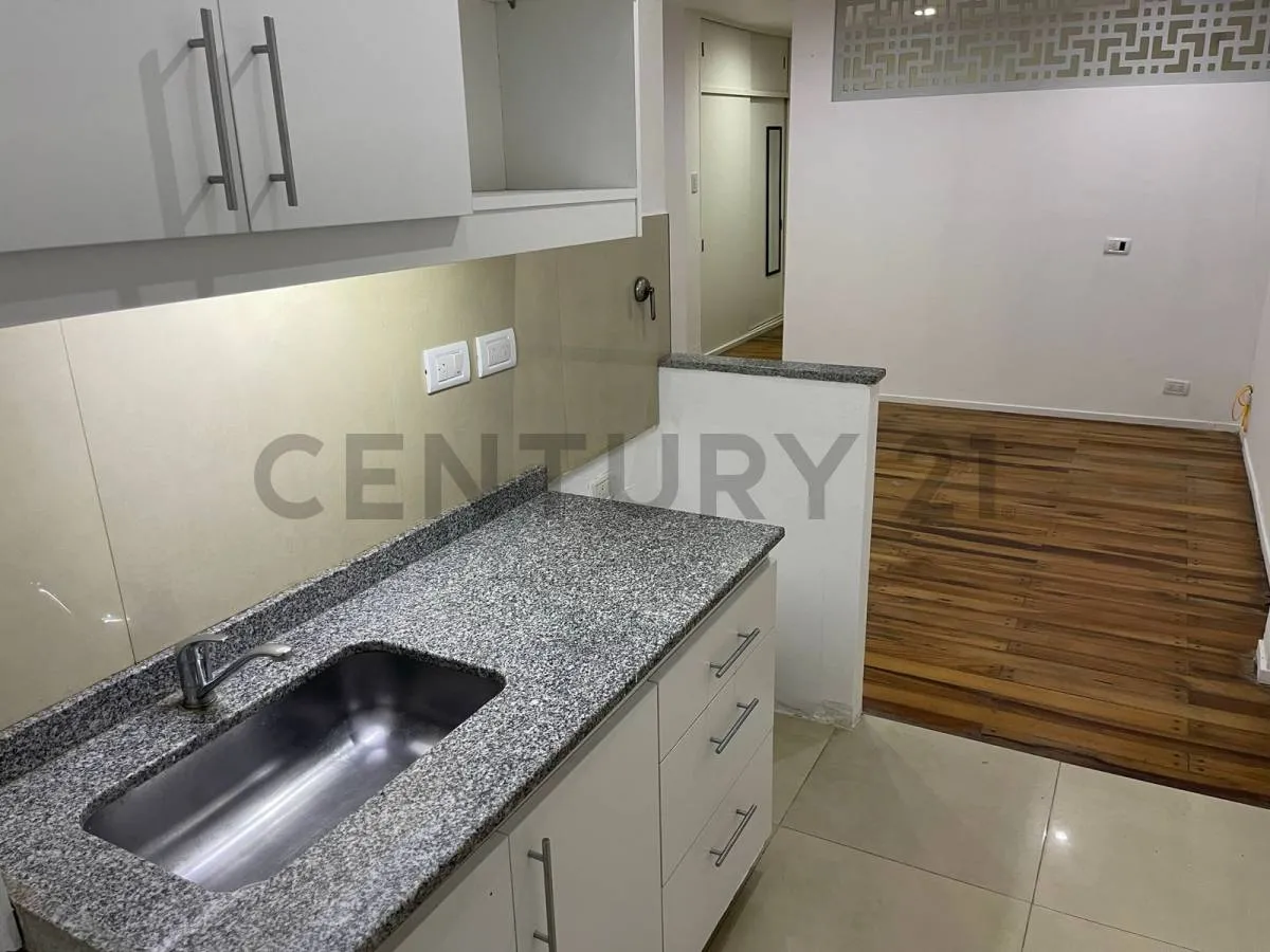 Departamento de 2 ambientes con balcón en Ramos Mejía