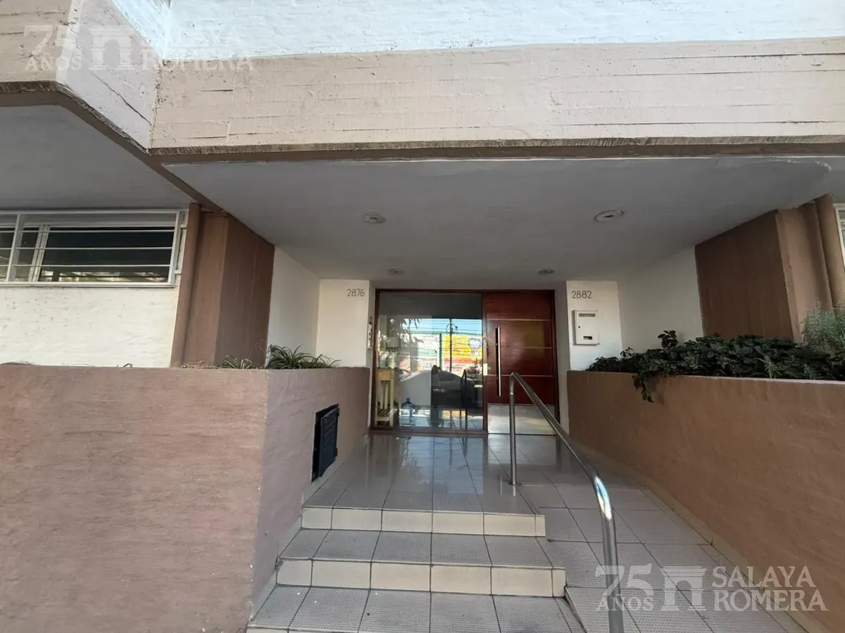 Apartamento de dois ambientes com vaga fixa em Olivos