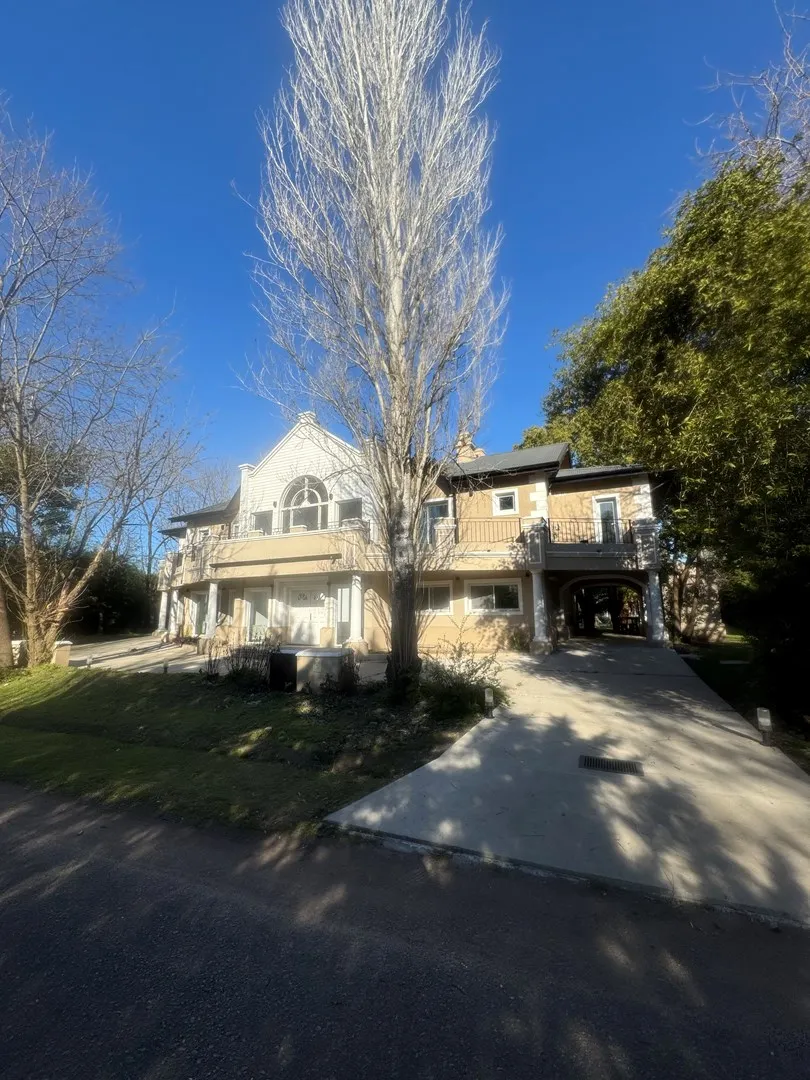 Six-bedroom house for rent in Sausalito, Pilar