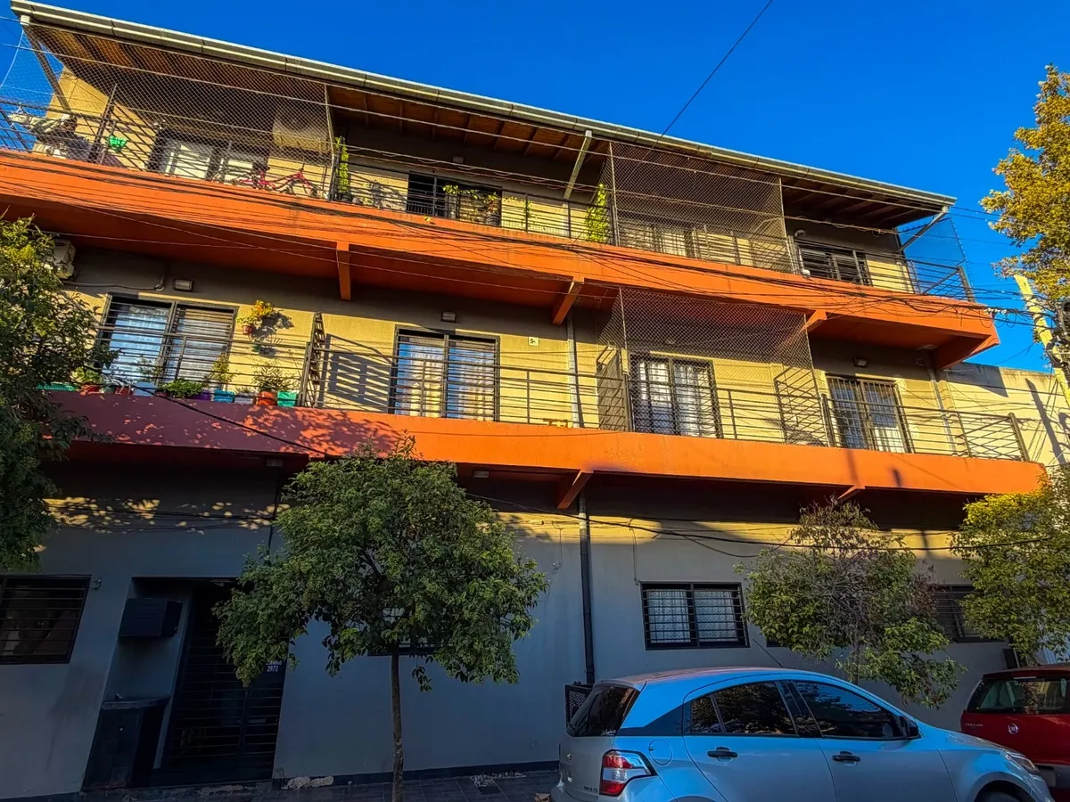 Duplex two-room apartment in Sarandí, Avellaneda