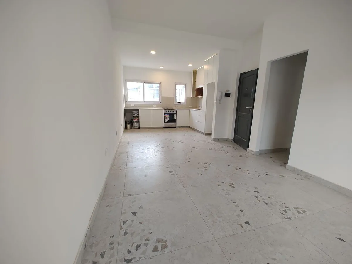 PH de 2 ambientes con balcón al frente en Villa Urquiza