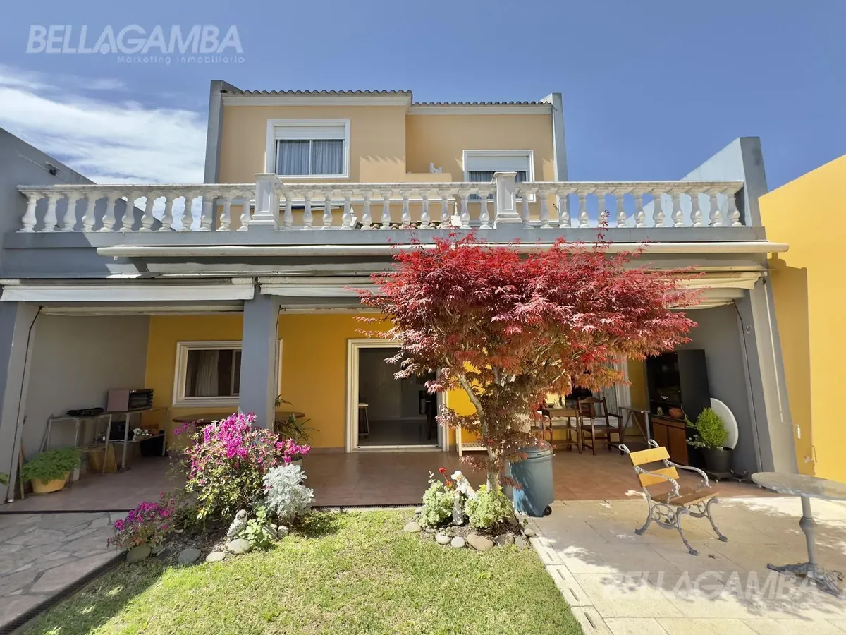 Six-room house with garden and pool in Florida