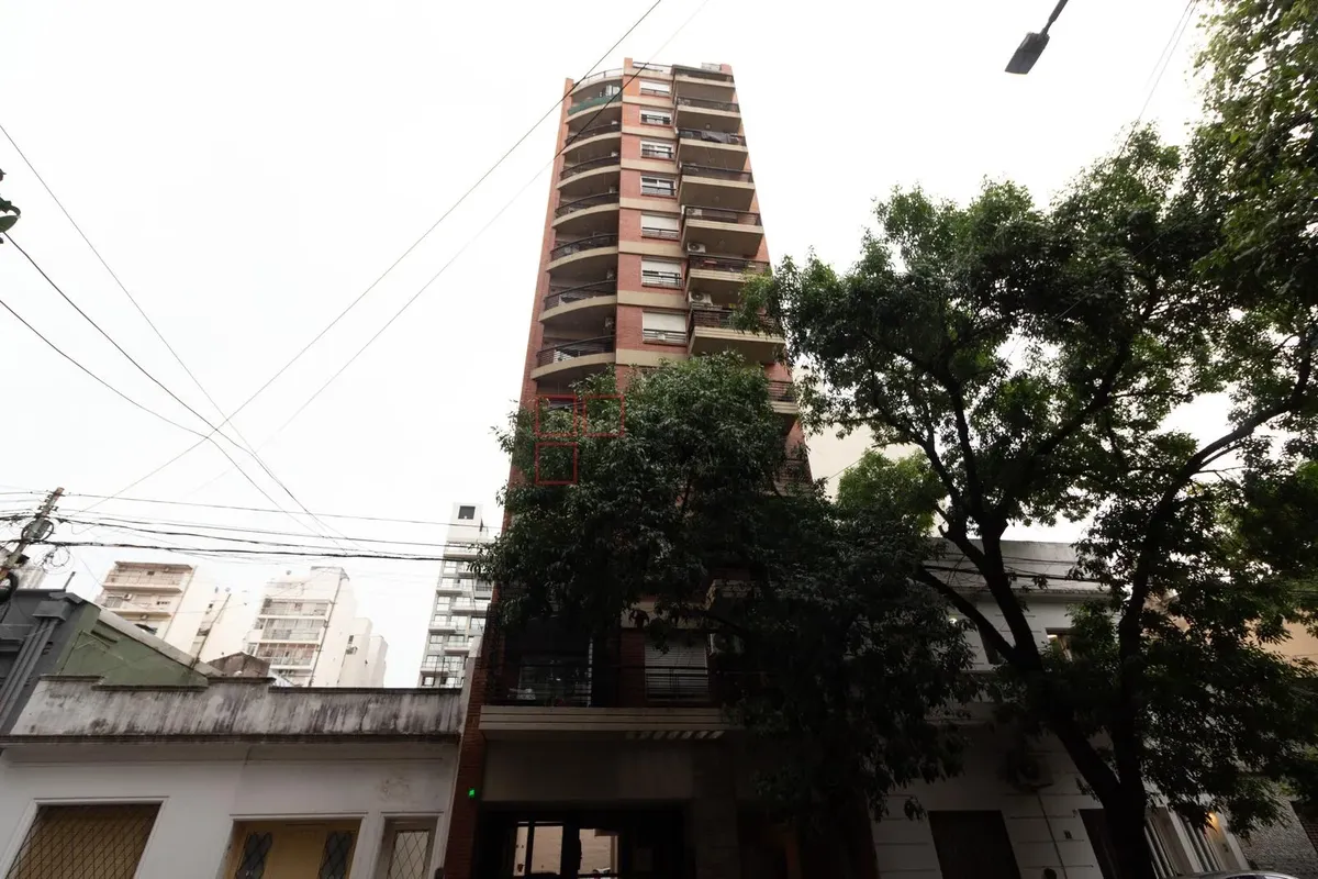 Kitnet de 1 quarto em Villa Crespo com vaga fixa e varanda