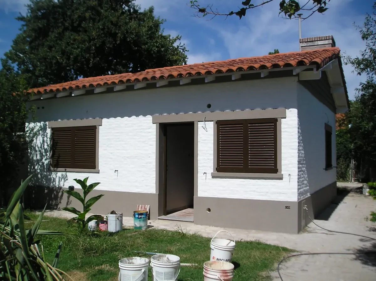 Casa A 1 Cuadra De La Estacion De Jose Marmol Lado Adrogue